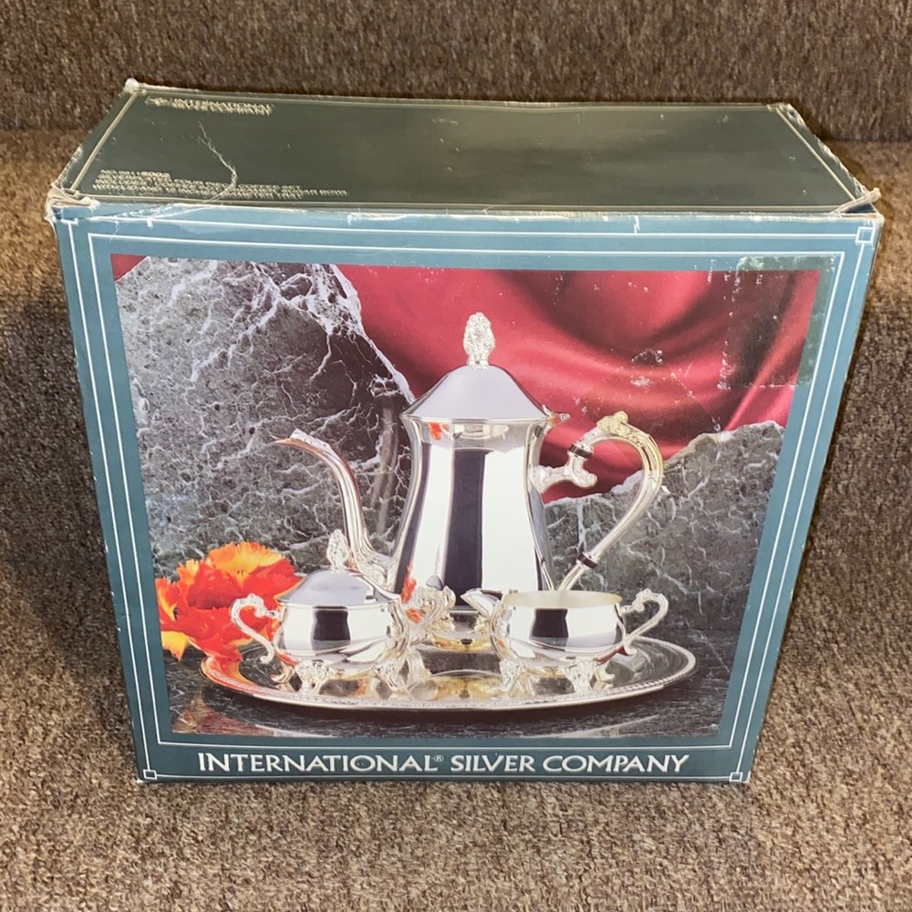 🩶🤍🩶NWT Vintage International Silver Company Silverplated 4PC Coffee/Tea Set